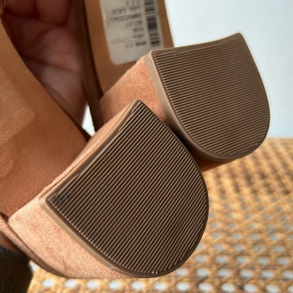 Bernardo Bailey Leather Embroidered Sandal - Picture 5 of 9